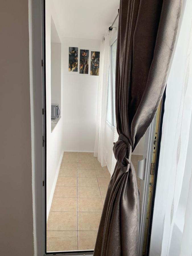 Victoriei Boulevard Private Apartment Braşov Buitenkant foto
