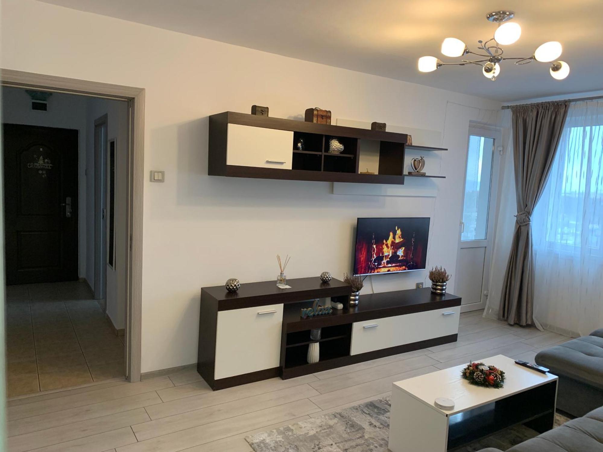 Victoriei Boulevard Private Apartment Braşov Buitenkant foto