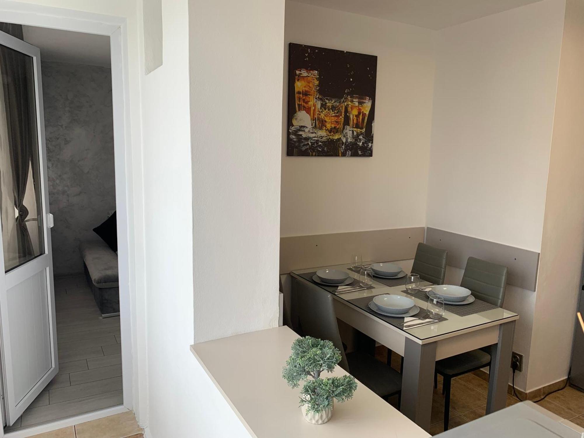 Victoriei Boulevard Private Apartment Braşov Buitenkant foto