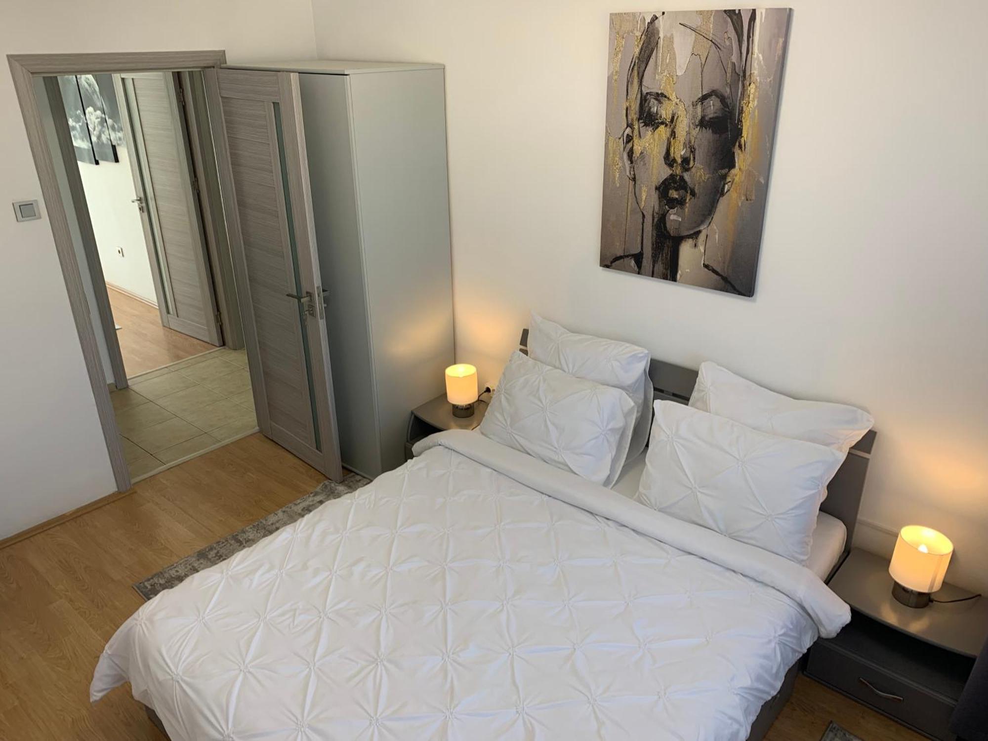 Victoriei Boulevard Private Apartment Braşov Buitenkant foto