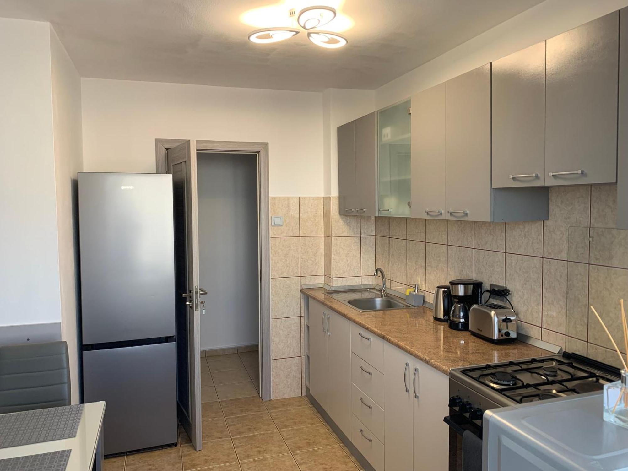 Victoriei Boulevard Private Apartment Braşov Buitenkant foto