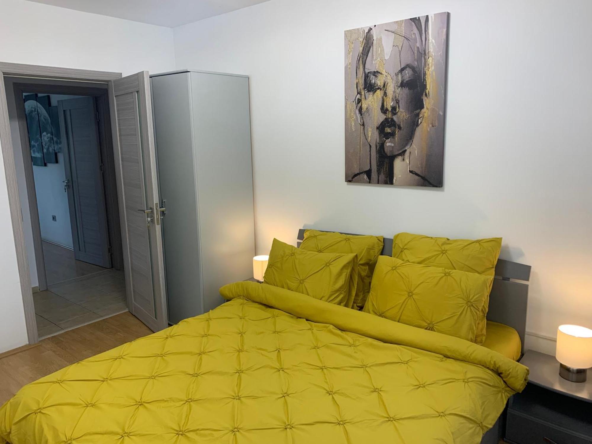 Victoriei Boulevard Private Apartment Braşov Buitenkant foto